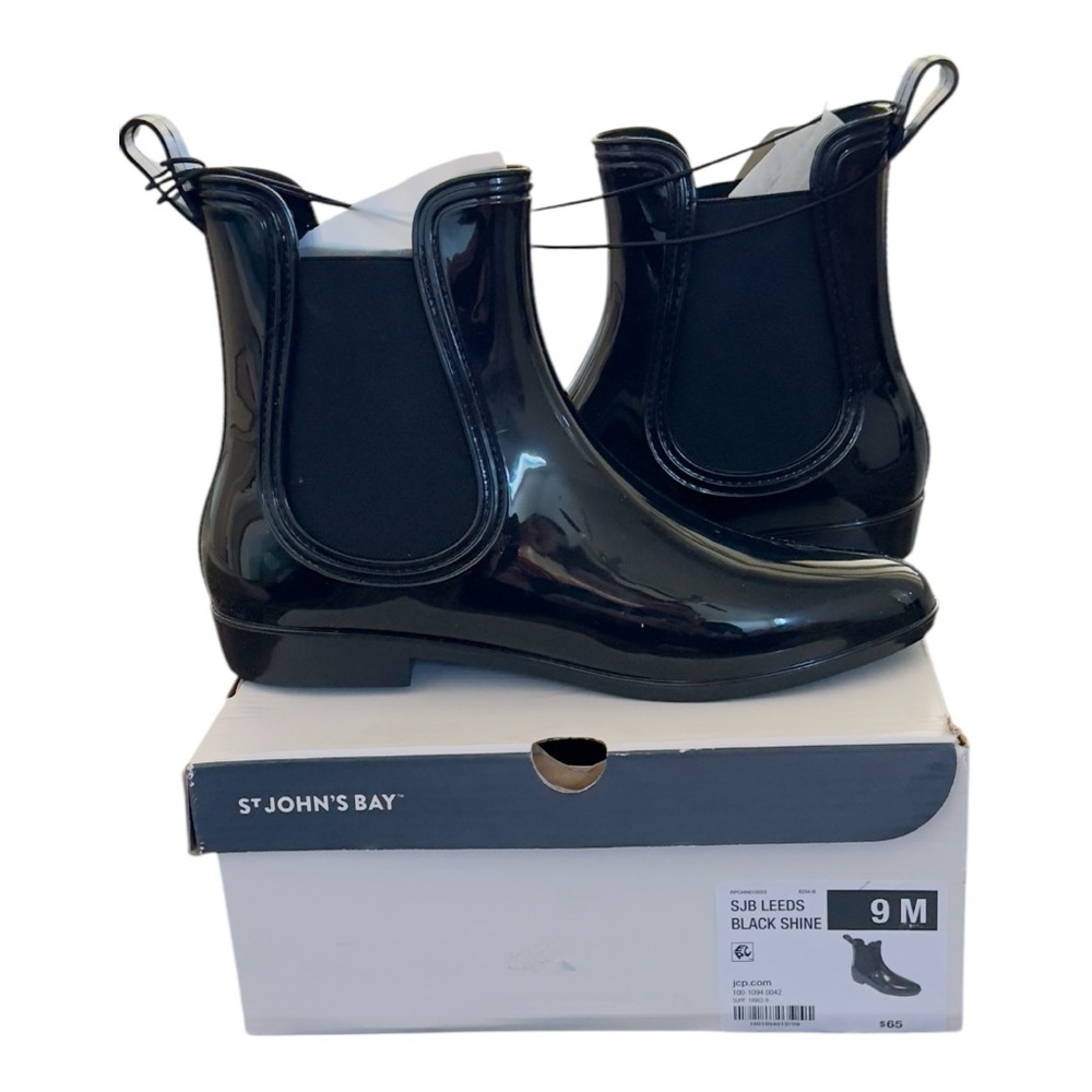 St.John's Bay Women's Leeds Flat Heel Rain Boots/ Color: Black/ Size: 9